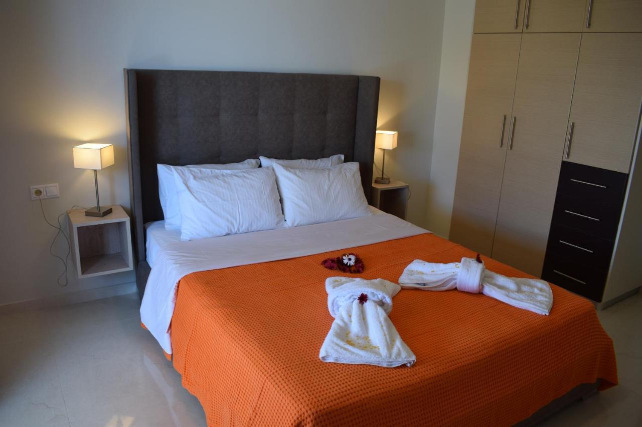 Studio Holiday Kalamata 2 Exterior foto